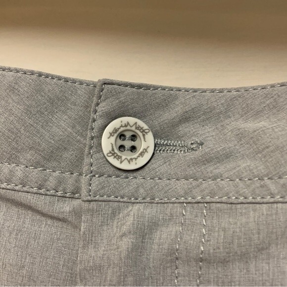 Travis Mathew Gray Beck Flat Front Performance Golf Shorts Size 34 - Picture 4 of 10
